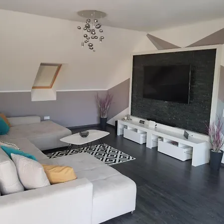 Evelin Penthouse Apartman Balatonlelle
